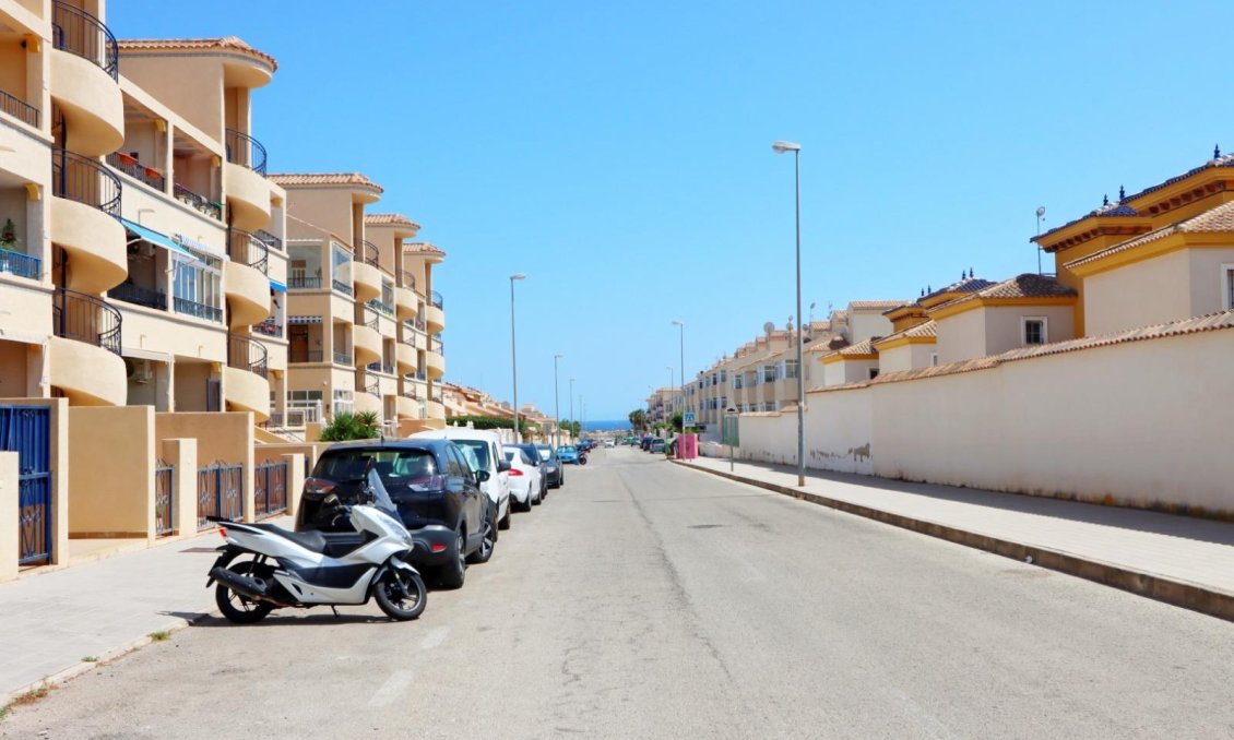 Segunda mano - Apartamento -
Orihuela Costa - Punta Prima