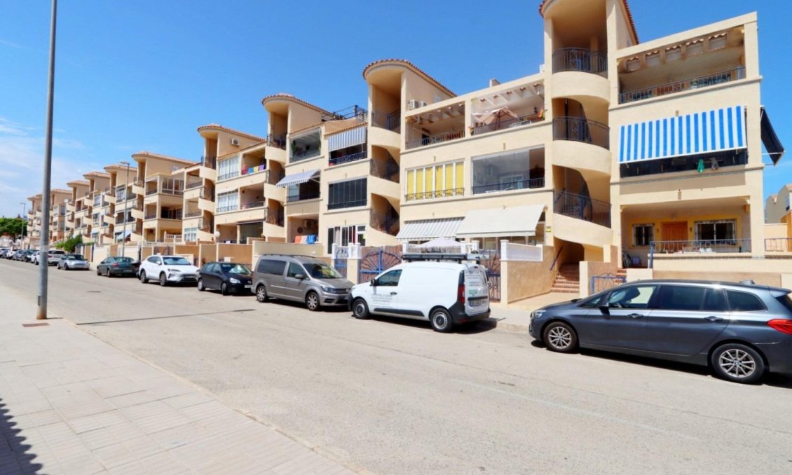 Segunda mano - Apartamento -
Orihuela Costa - Punta Prima