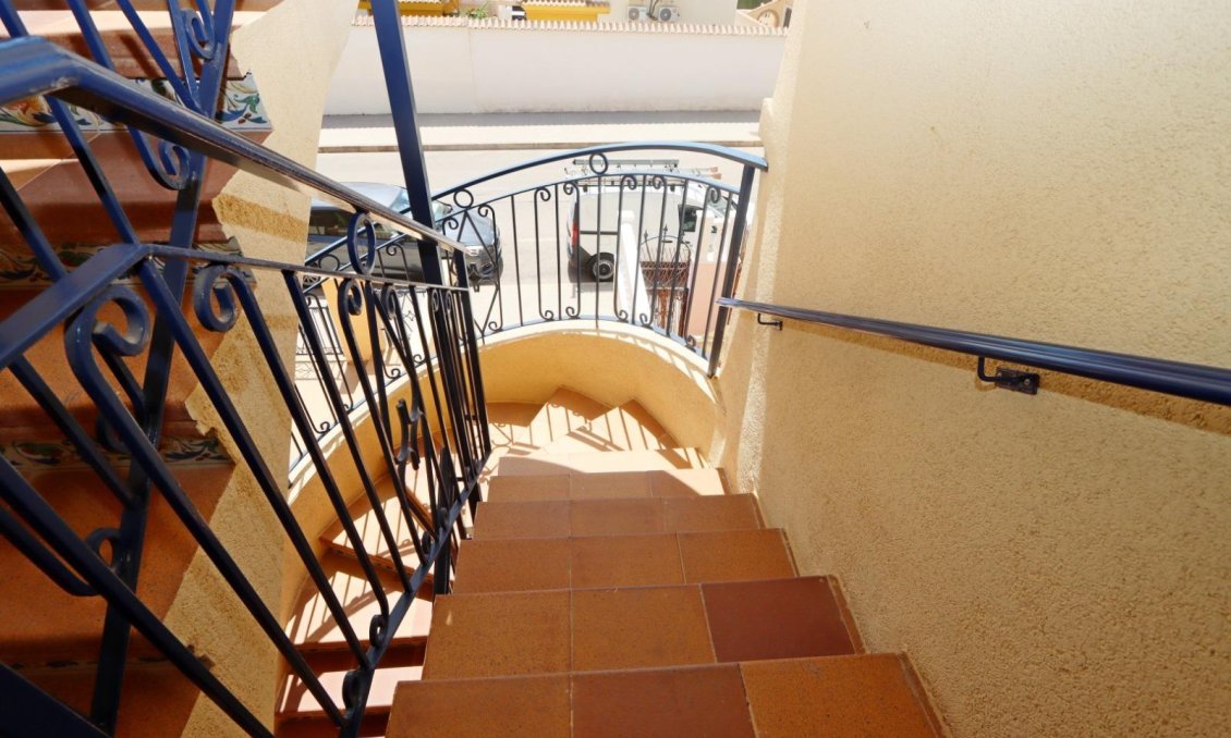 Segunda mano - Apartamento -
Orihuela Costa - Punta Prima