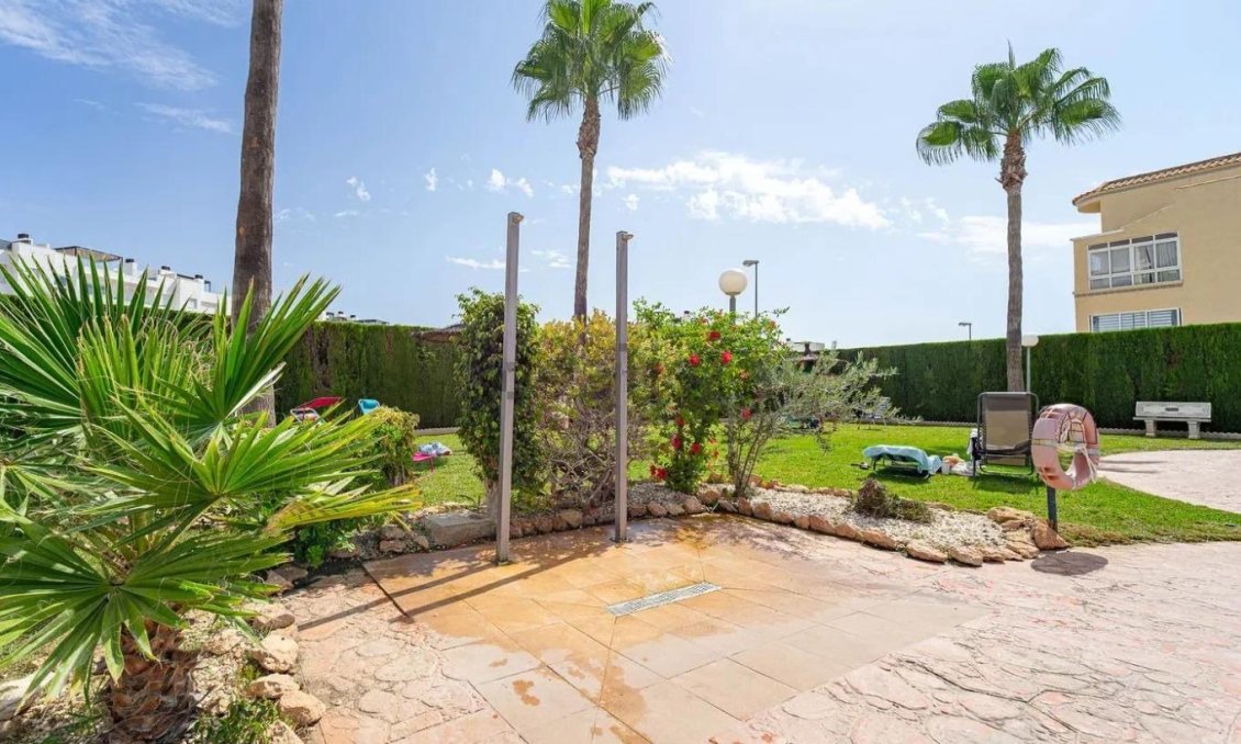 Segunda mano - Apartamento -
Orihuela Costa - Punta Prima