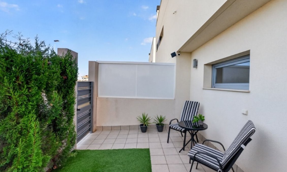 Segunda mano - Villa / Semi pareado -
Torrevieja - La Veleta