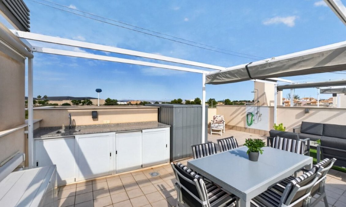 Segunda mano - Villa / Semi pareado -
Torrevieja - La Veleta