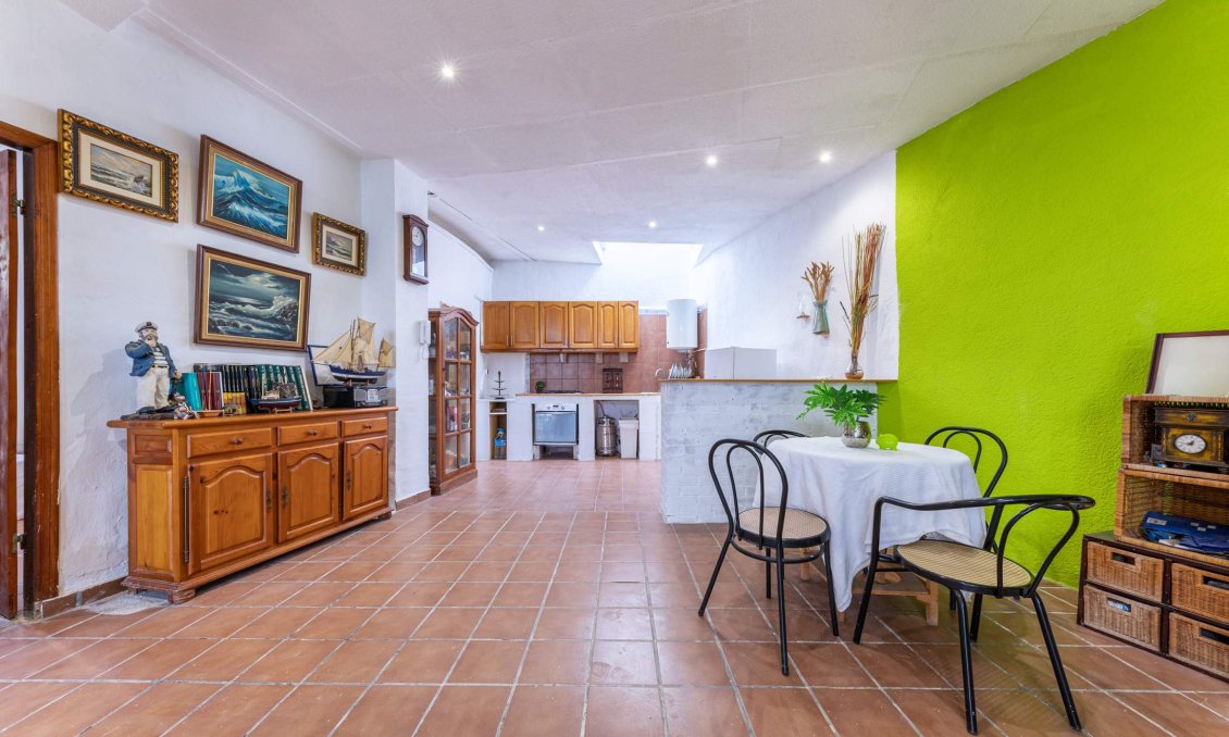Segunda mano - Villa -
El Campello - Pueblo Acantilado - Lanuza