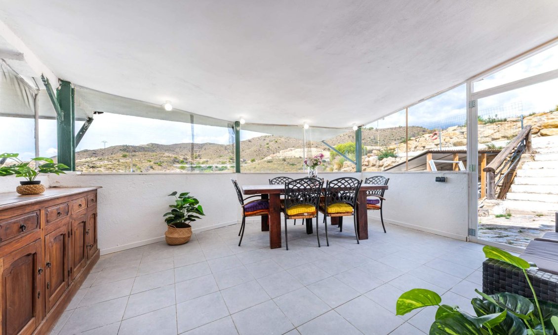 Segunda mano - Villa -
El Campello - Pueblo Acantilado - Lanuza