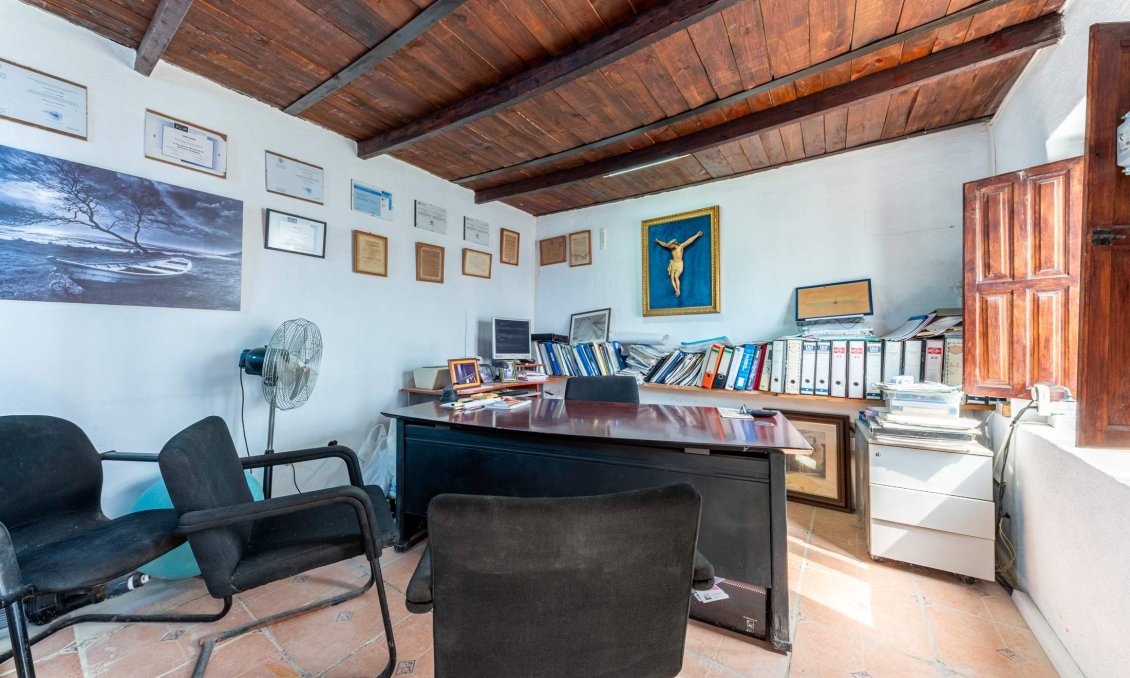 Segunda mano - Villa -
El Campello - Pueblo Acantilado - Lanuza