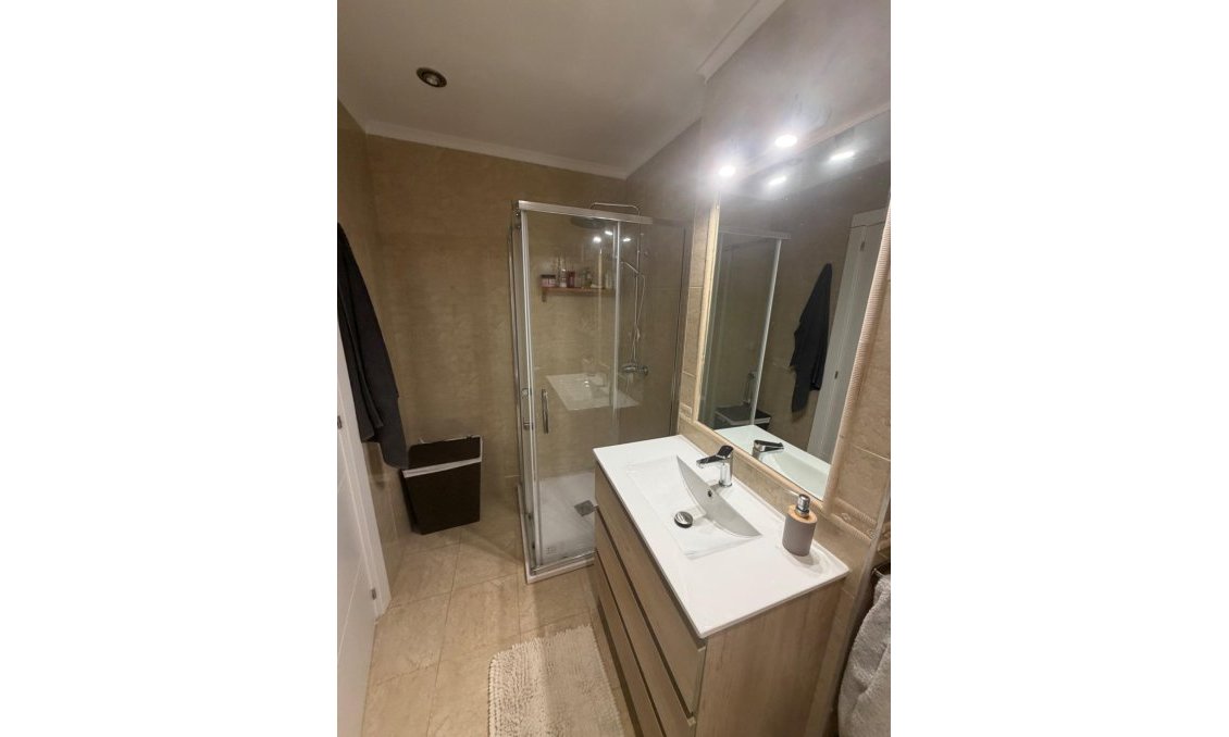 Segunda mano - Apartamento -
Torrevieja - Estacion De Autobuses