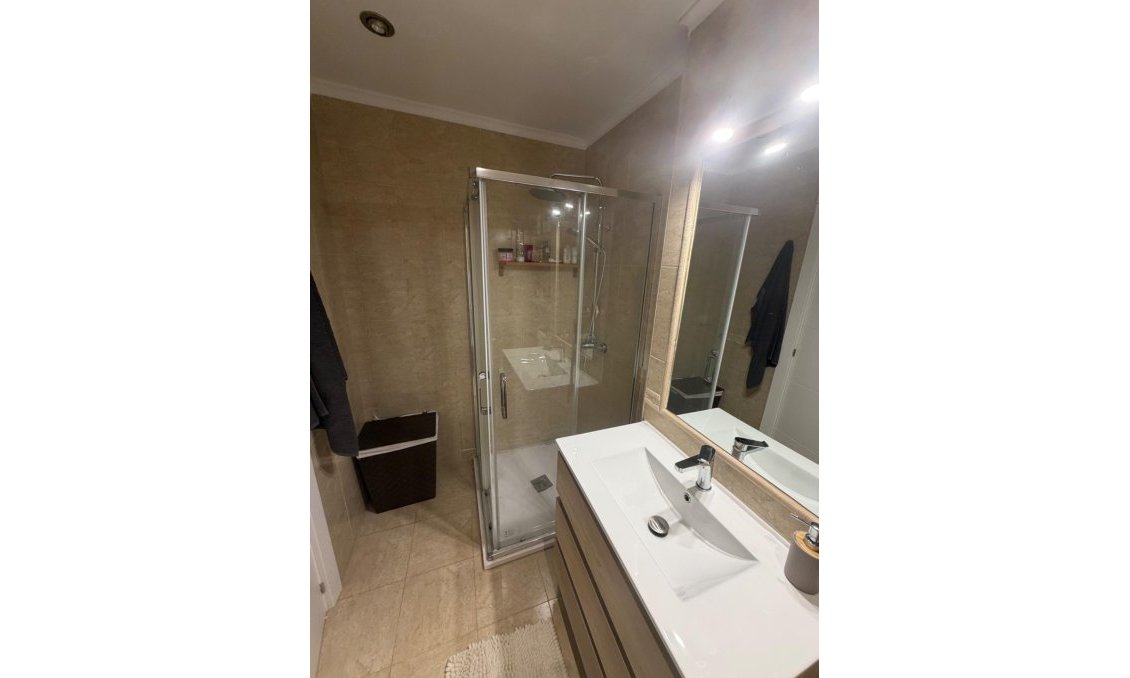 Segunda mano - Apartamento -
Torrevieja - Estacion De Autobuses