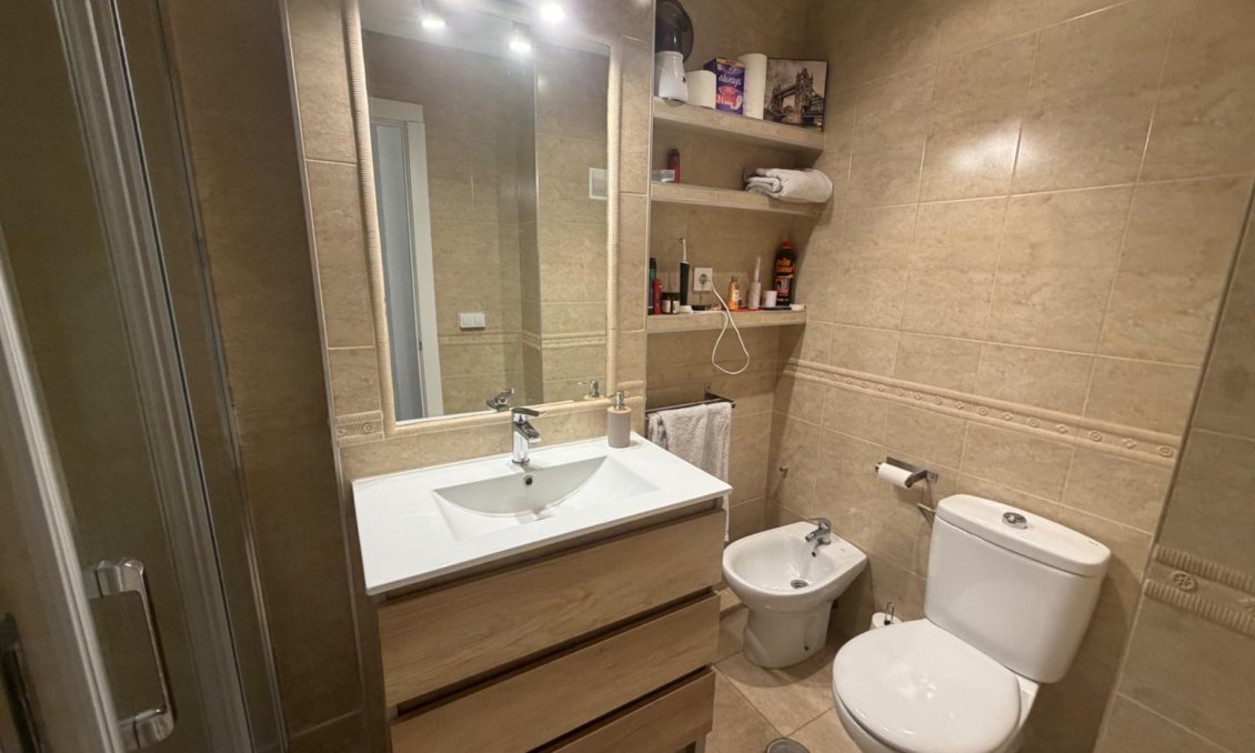 Segunda mano - Apartamento -
Torrevieja - Estacion De Autobuses