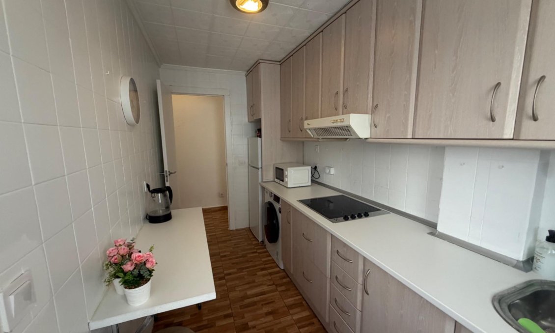 Segunda mano - Apartamento -
Torrevieja - Estacion De Autobuses