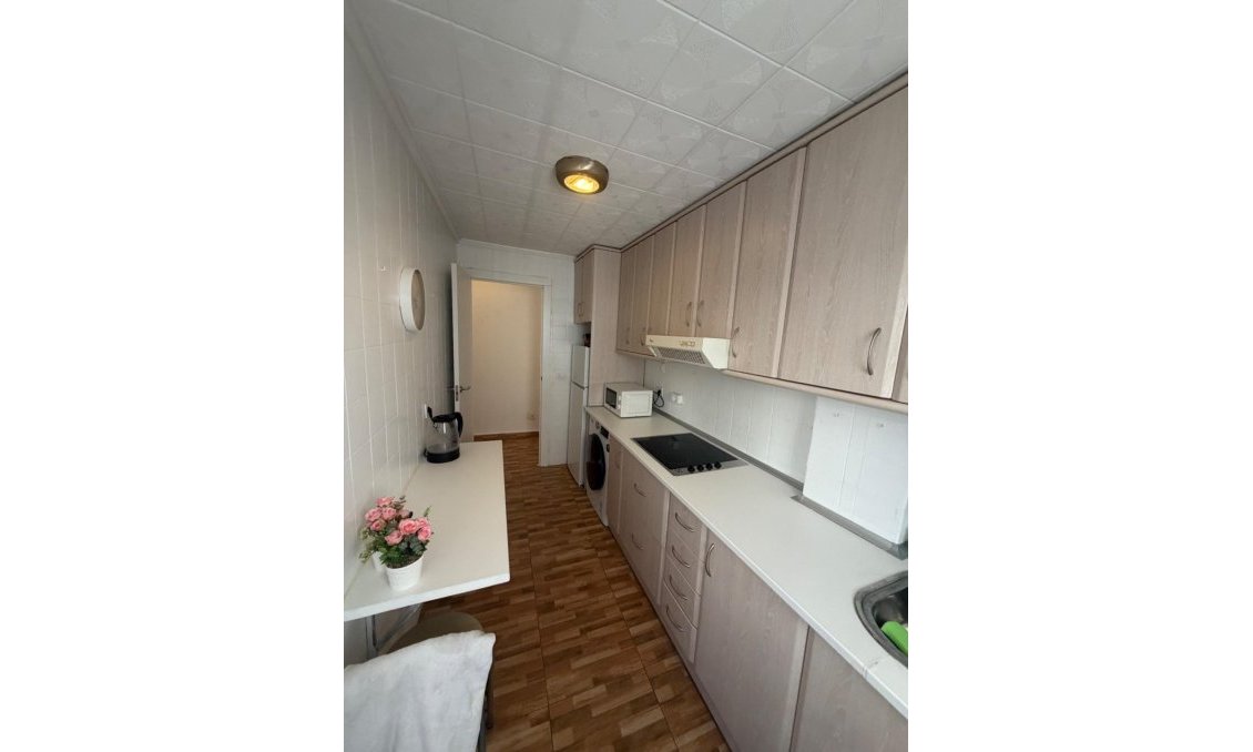 Segunda mano - Apartamento -
Torrevieja - Estacion De Autobuses
