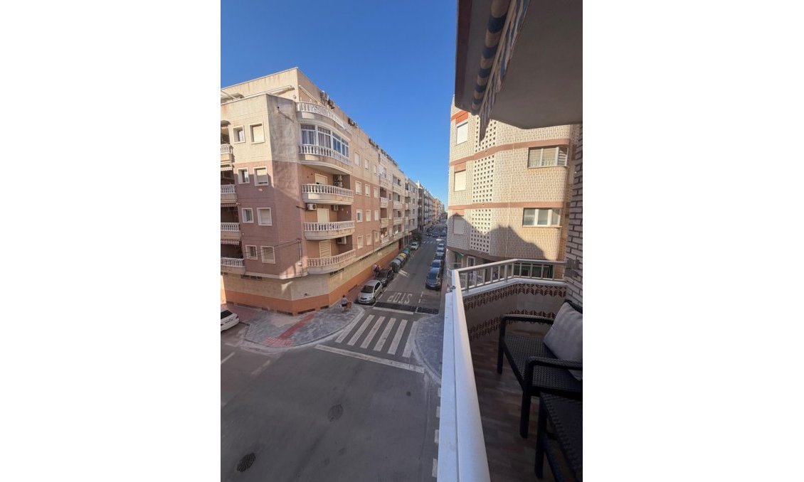 Segunda mano - Apartamento -
Torrevieja - Estacion De Autobuses