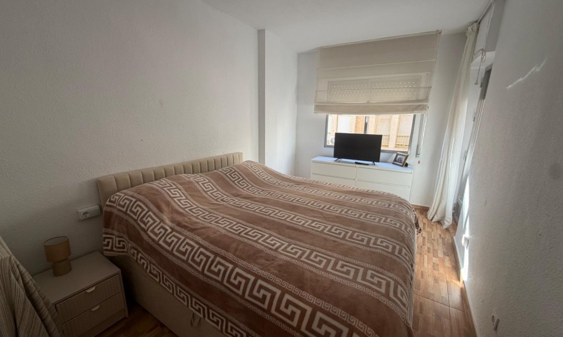 Segunda mano - Apartamento -
Torrevieja - Estacion De Autobuses