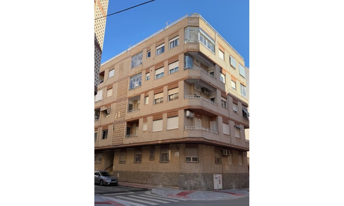 Segunda mano - Apartamento -
Torrevieja - Estacion De Autobuses