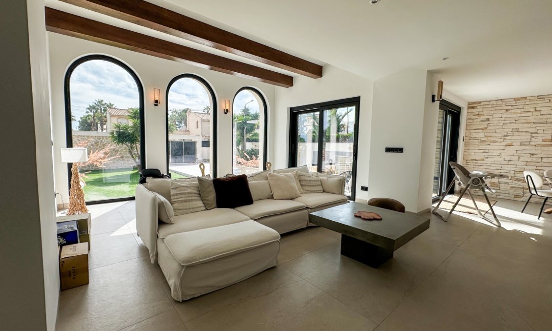 Segunda mano - Villa -
Orihuela - Inland