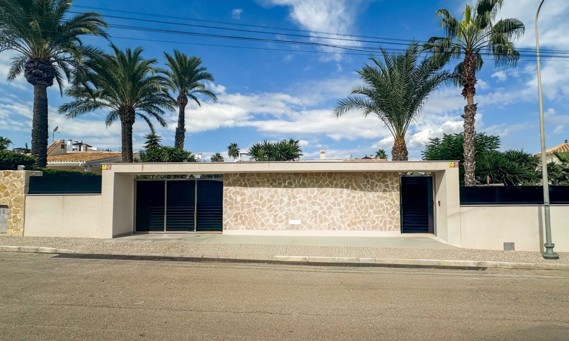Segunda mano - Villa -
Orihuela - Inland