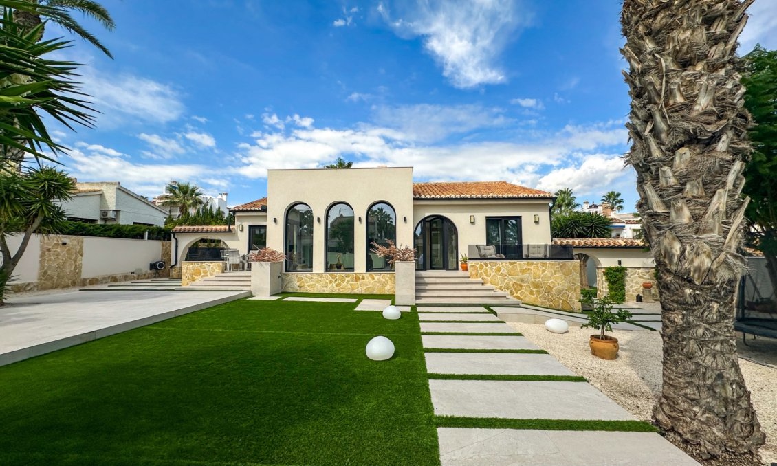 Segunda mano - Villa -
Orihuela - Inland