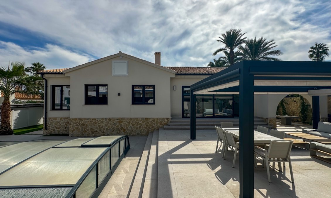 Segunda mano - Villa -
Orihuela - Inland