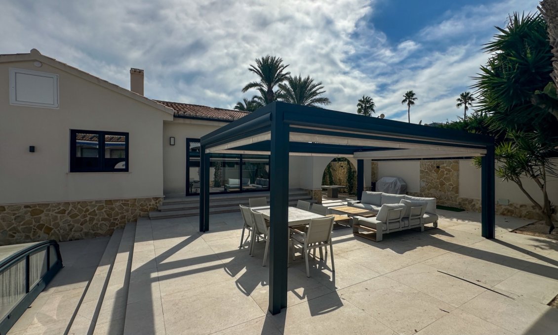 Segunda mano - Villa -
Orihuela - Inland