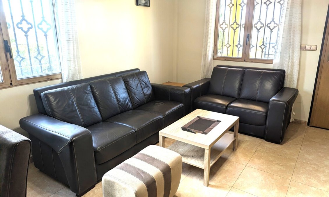 Segunda mano - Villa -
Villamartin - Las Filipinas