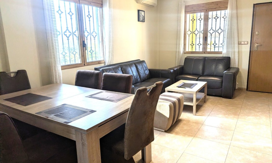 Segunda mano - Villa -
Villamartin - Las Filipinas