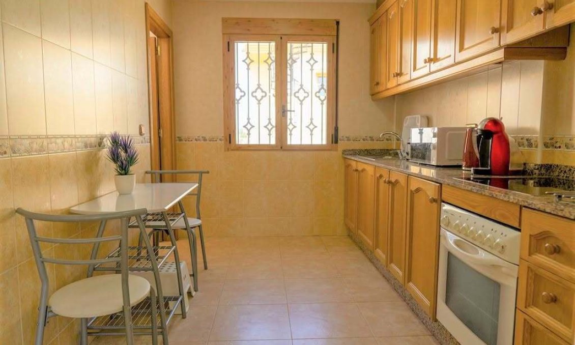 Segunda mano - Villa -
Villamartin - Las Filipinas