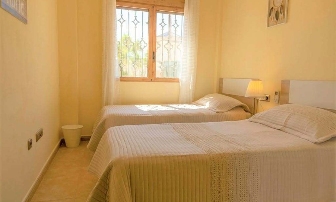 Segunda mano - Villa -
Villamartin - Las Filipinas