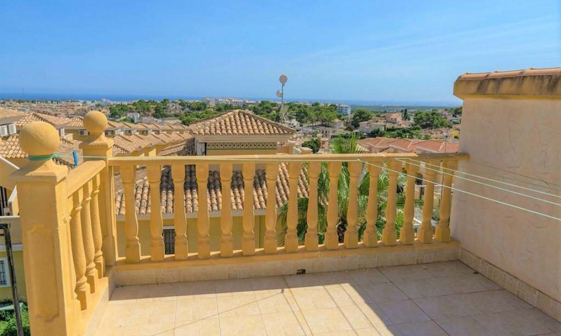 Segunda mano - Villa -
Villamartin - Las Filipinas