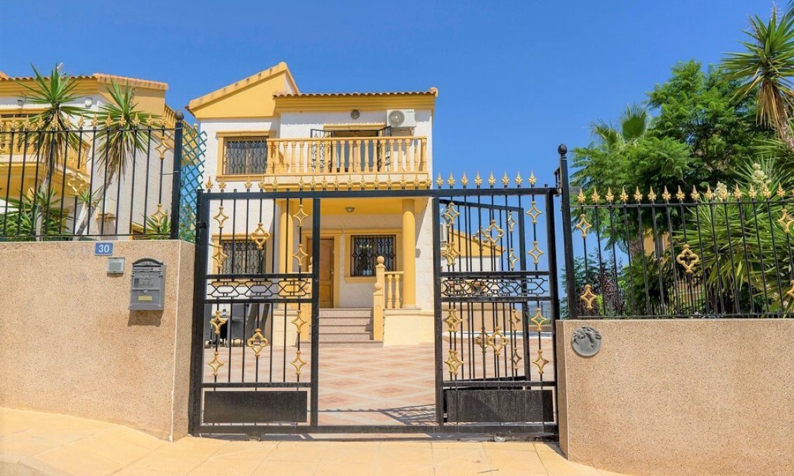 Segunda mano - Villa -
Villamartin - Las Filipinas
