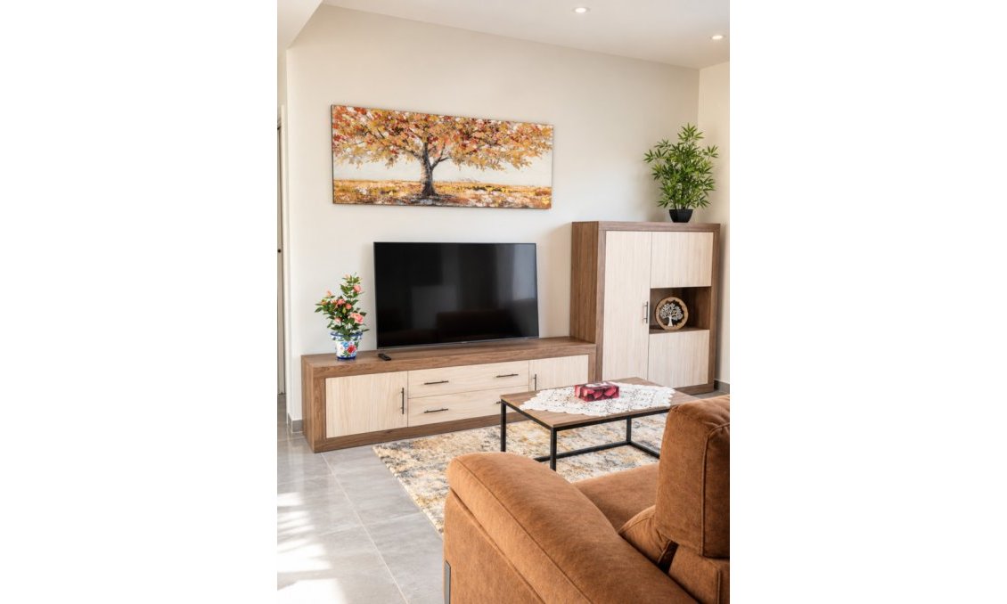 Segunda mano - Villa / Semi pareado -
Villamartin - Costa Blanca